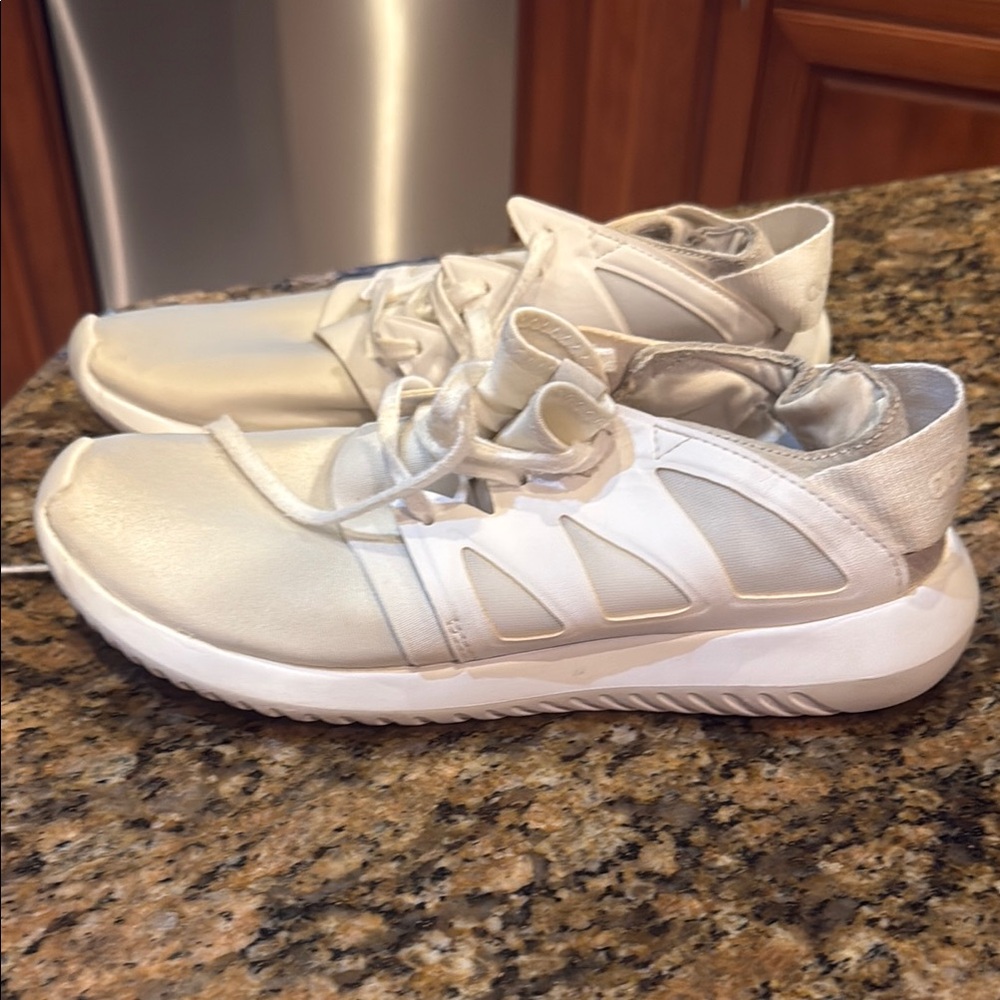 Women White Athletic Shoes